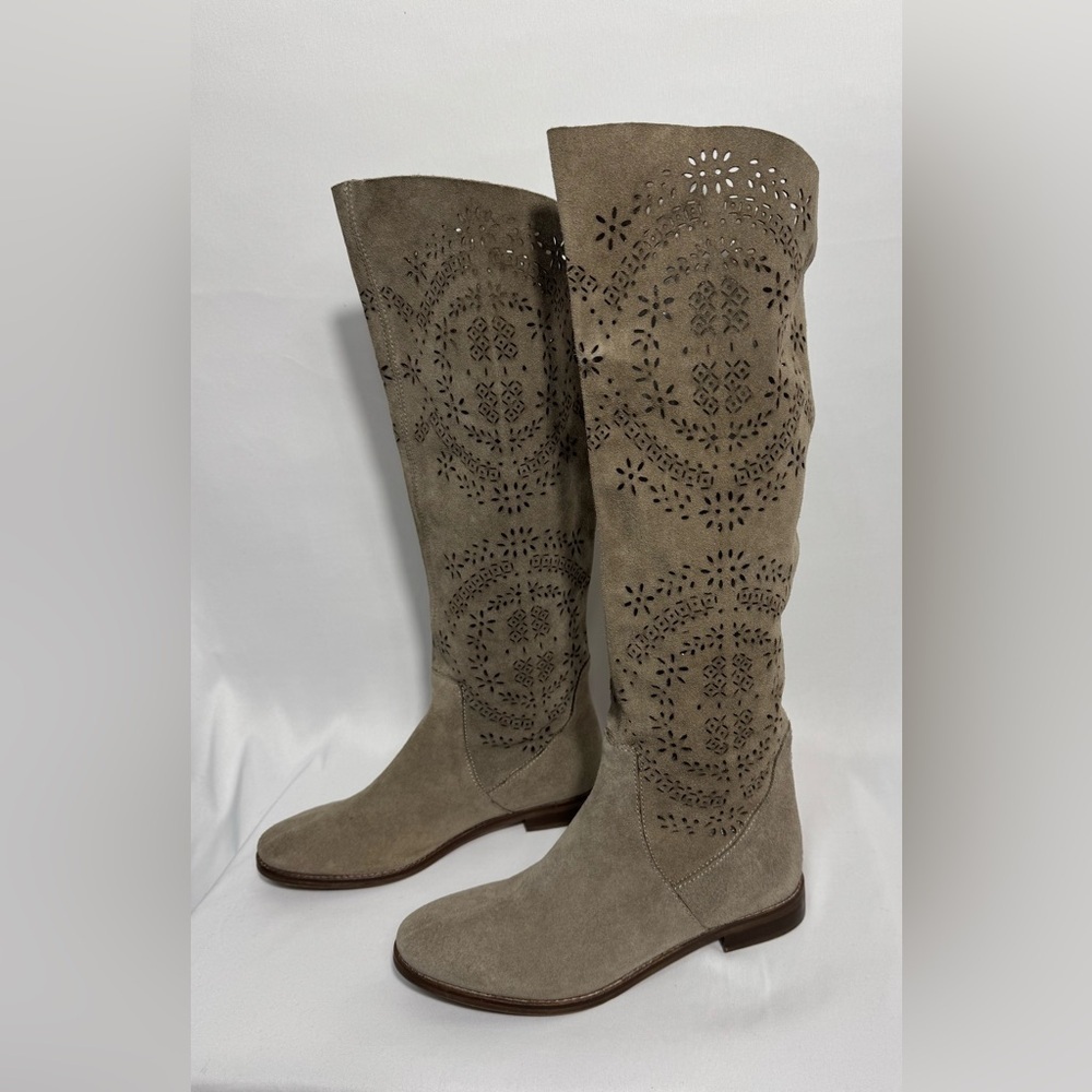 Bata Lace Cut Out Suede Leather Boots Women's Size 36 (5.5-6) Beige Tall Riding